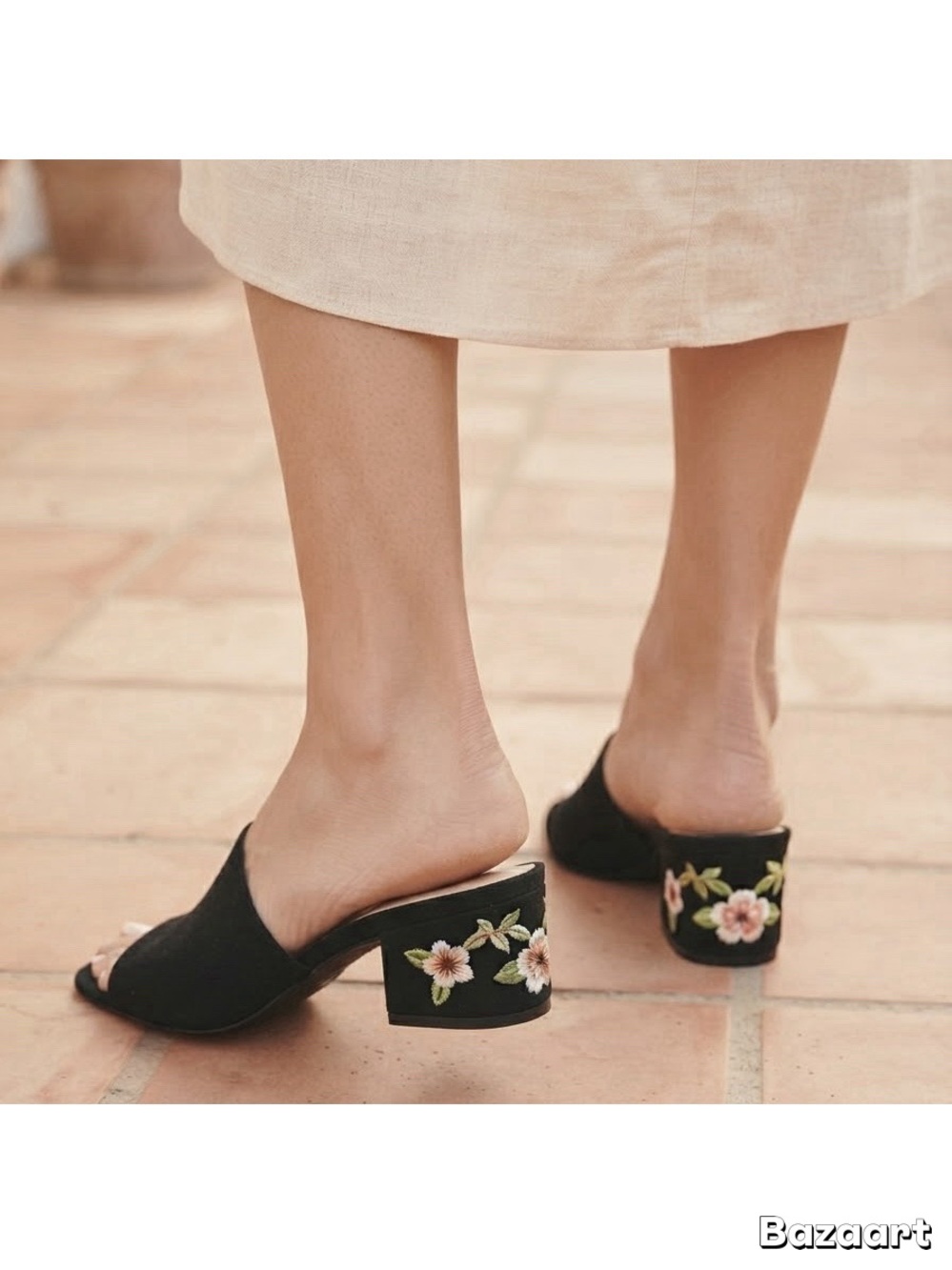 Franco Sarto Black Suede Floral Embroidered Block Heel Mules Sz: 8.5M